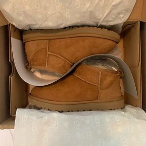 Ugg Ultra Mini Classic Boot Women’s Size 8